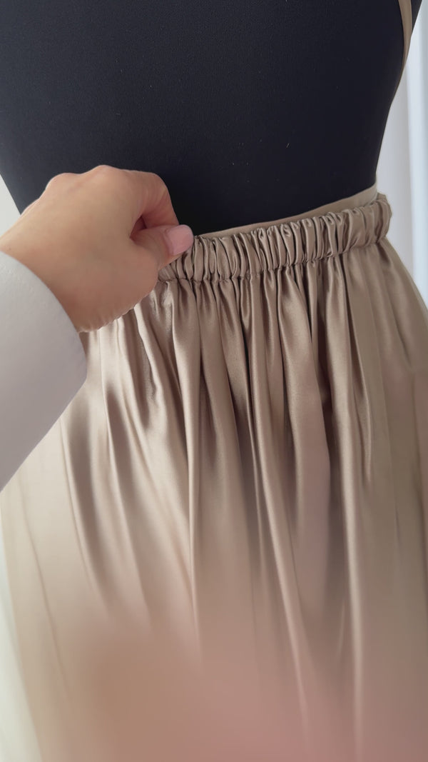 Taupe dress beige balklänning 